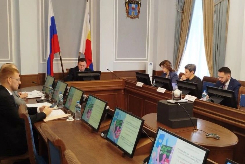 Владельцам Пушкинских карт из Ростовской области нужно подать заявление на перевыпуск