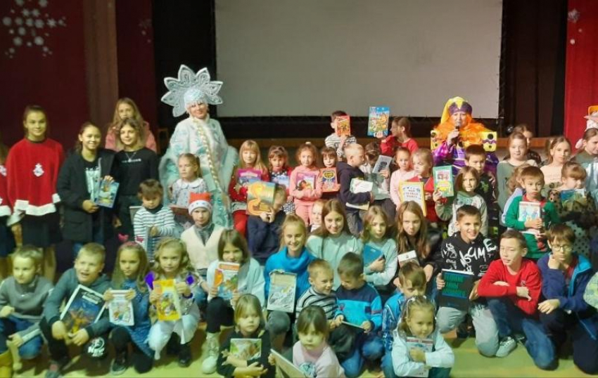 Акция «Подари книгу детям» продолжается в Таганроге 