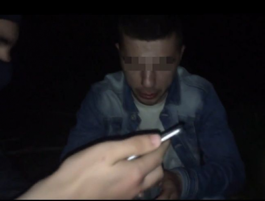 В Таганроге молодежная организация поймала человека, предлагавшего секс 15-летней девочке