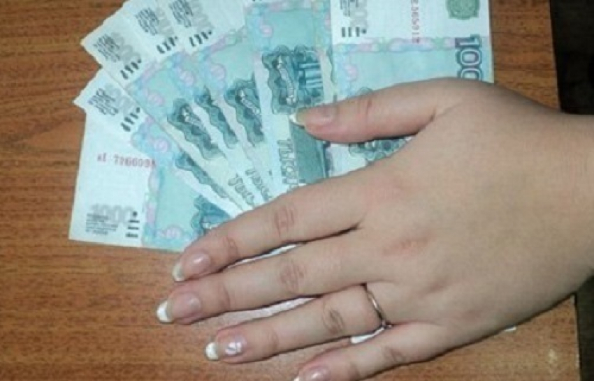 В Таганроге адвокат хотела «нагреть» своего клиента на два с половиной миллиона рублей