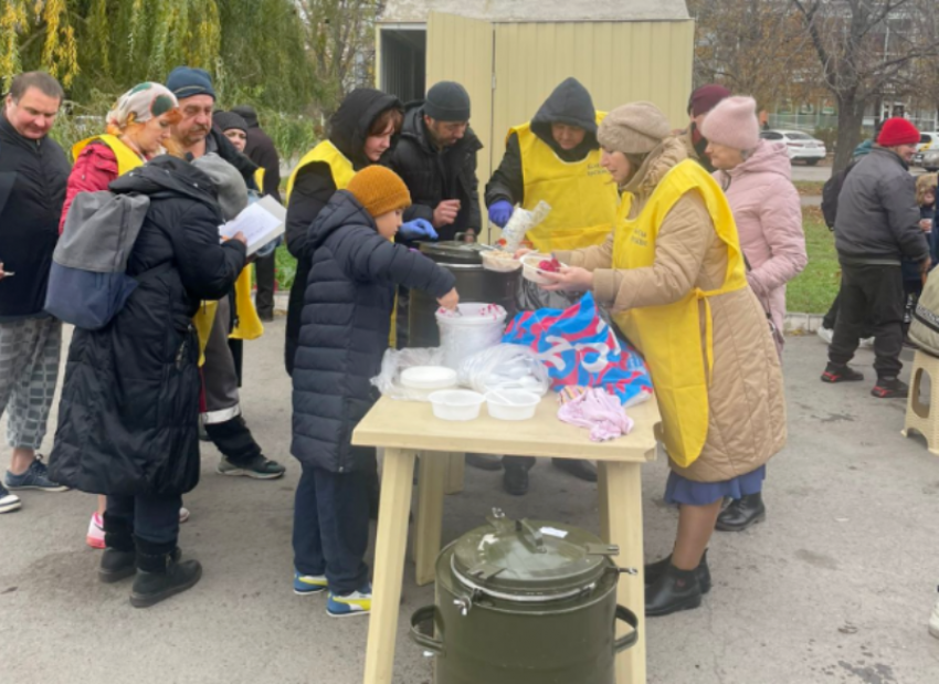 Благотворительная акция «Накорми бездомных» проходит в Таганроге
