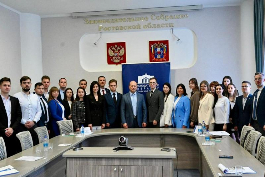 В Законодательном Собрании области обсудили будущее Таганрога с молодыми депутатами