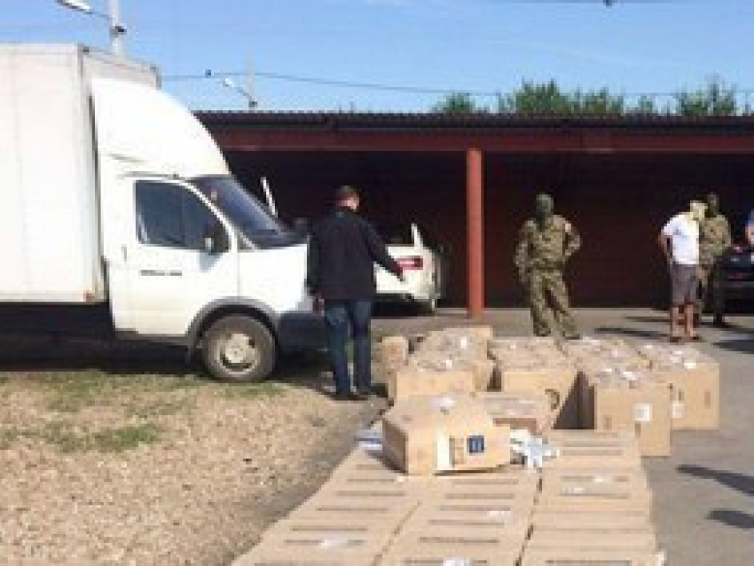 Донские пограничники задержали контрабандиста с переполненной сигаретами «ГАЗелью»