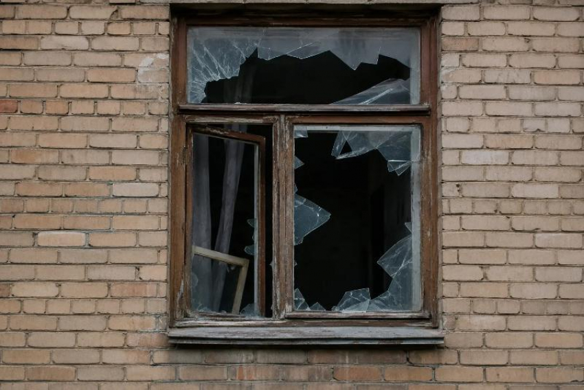В Таганроге обследуют дом, пострадавший во время воздушной атаки 29 июля