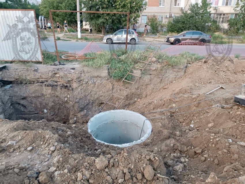 Два мёртвых мужчины в канализационном люке - подробности от Следкома о трагедии в Таганроге
