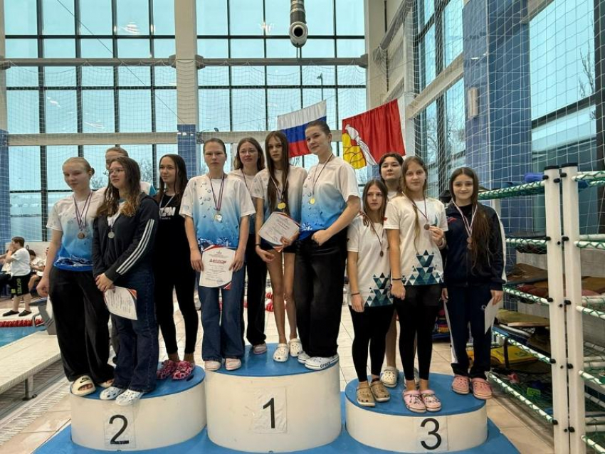 Юные таганрожцы устроили волшебное шоу под водой в Воронеже