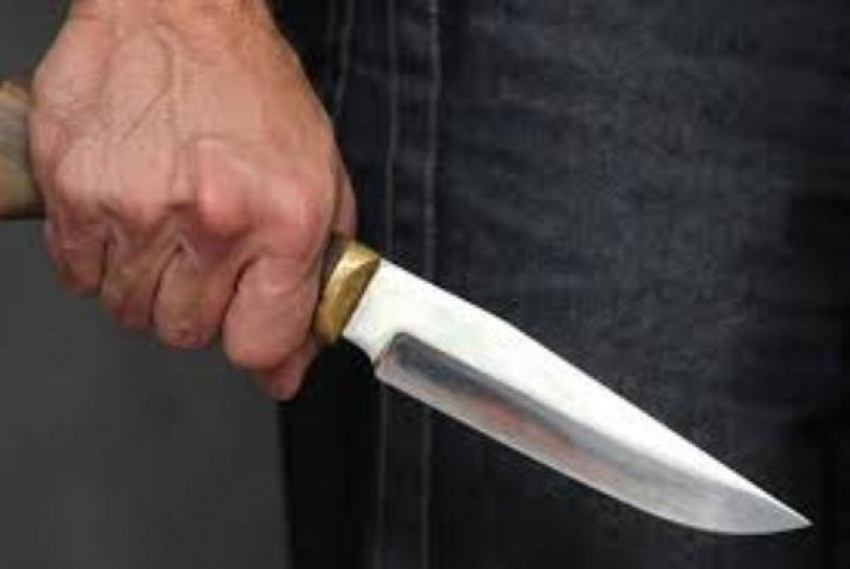 Таганрожец в пьяной ссоре порезал девушку ножом