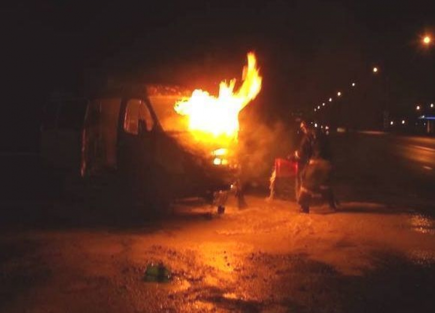 В Таганроге ночью сгорела «Газель»