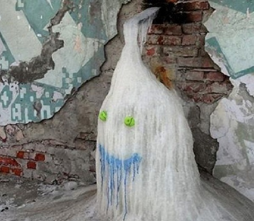 Принцесса Пузырка поднимает настроение замерзшим жителям Неклиновского района
