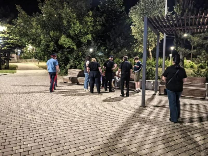 В Таганроге прошло патрулирование мест сбора молодежи