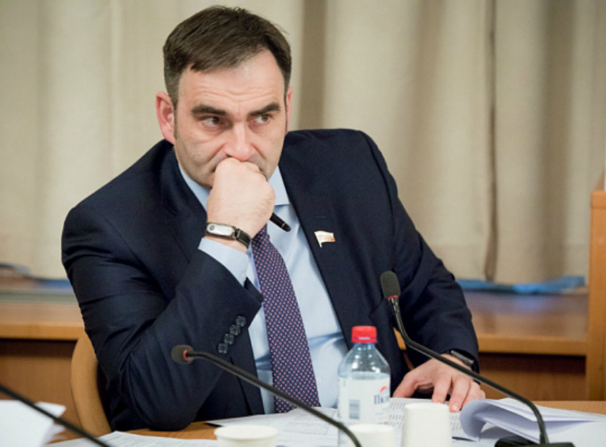 Антинародные законы – за что голосовал Юрий Кобзев пока был депутатом Государственной Думы