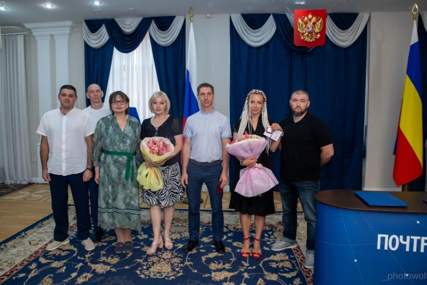 В Ростове наградили почетных доноров и презентовали уникальную почтовую марку