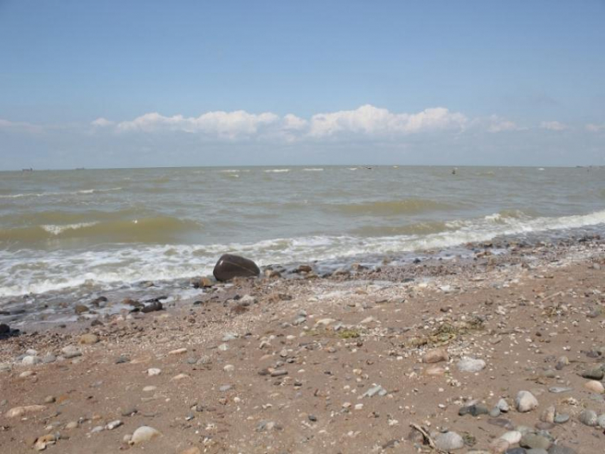 Маленькое пресноводное море. Азовское море соленое. Море соленое Азовское море соленое Азовское. Азовское море солёная вода?. Меотийское озеро.