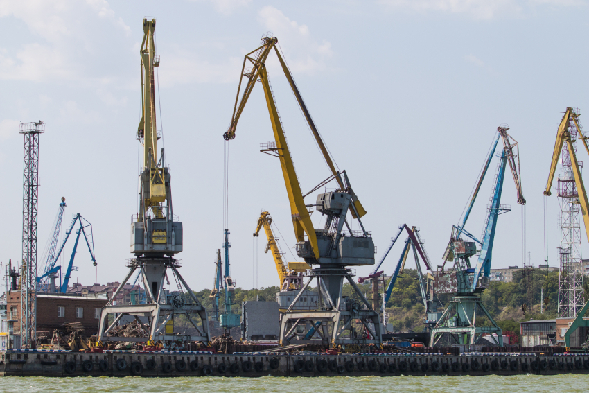Море в стопе: таганрогский порт временно не принимает и не отправляет зерно