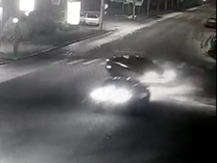 В объектив камеры «Безопасный город» попало ДТП в центре Таганрога