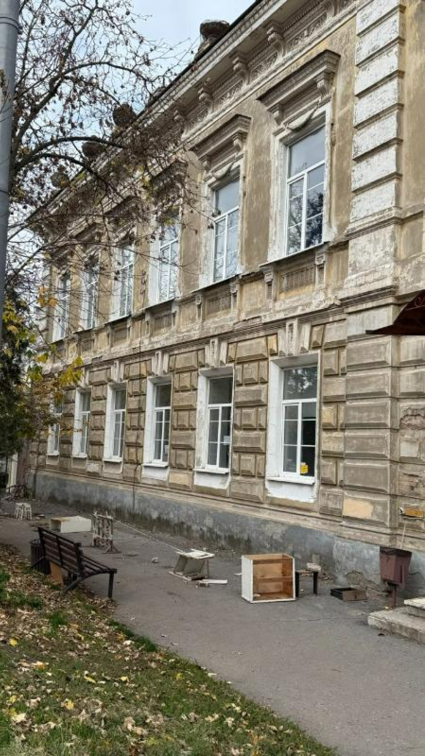 В Таганроге разрушается ещё один старинный особняк — неужели город потеряет жемчужину?