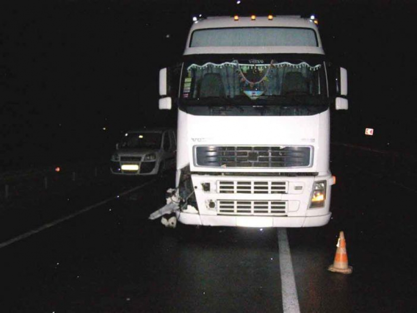 В Пермском крае грузовик из Таганрога насмерть сбил пешехода