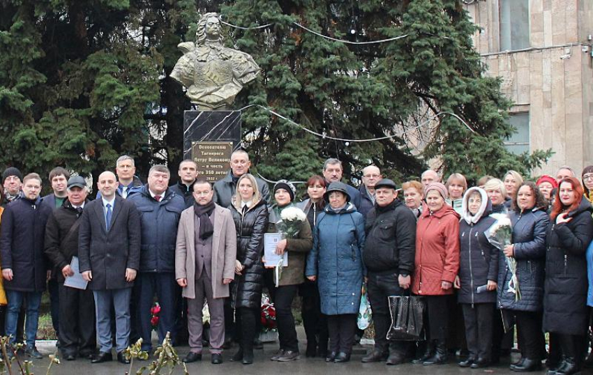 В Таганроге появился новый памятник Петру I