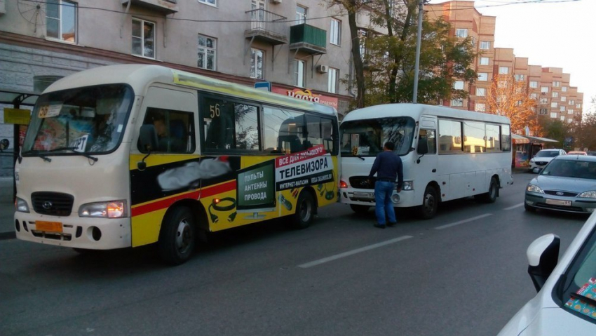 В Таганроге столкнулись две маршрутки