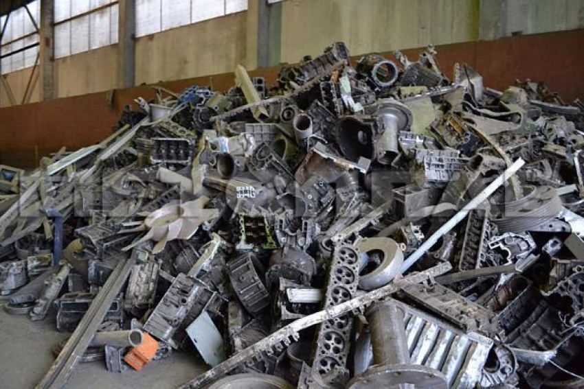 Два жителя Таганрога вынесли с территории завода 80 тысяч в металлическом эквиваленте