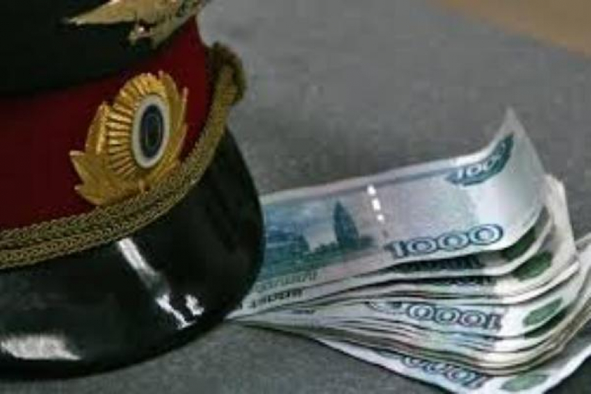 В Таганроге полицейский-взяточник пойдет под суд