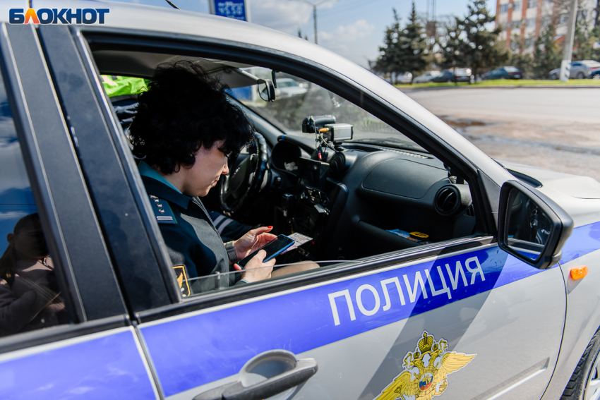 По улице С.Шило в Таганроге сотрудники полиции организовали рейдовые мероприятия