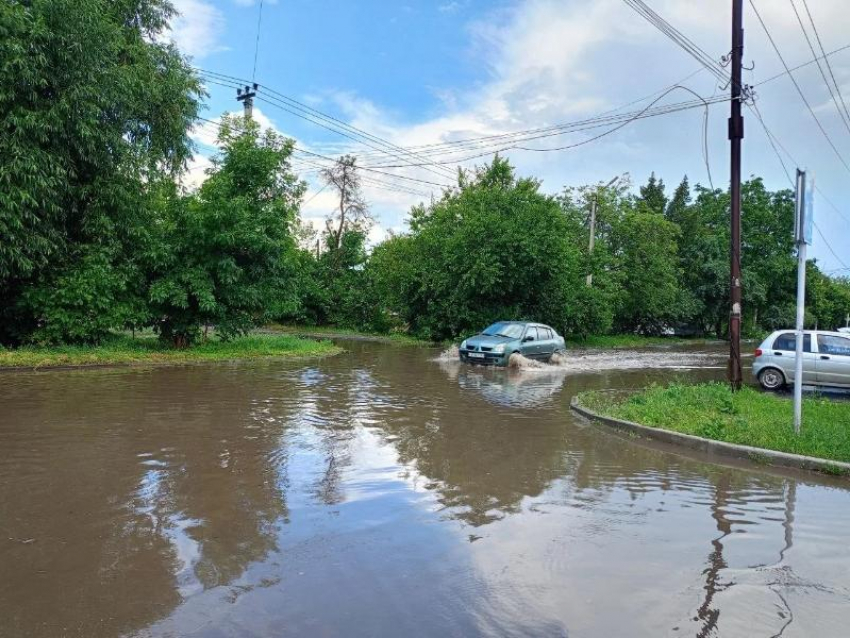 "Море из берегов вышло, что-ли?!": необычная гипотеза потопа после ливня в Таганроге