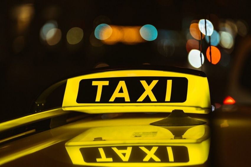 В Таганроге и Ростовской области проверили работу таксистов
