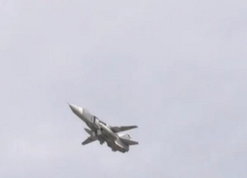 Массовые полеты истребителей над Таганрогом привели горожан в состояние паники