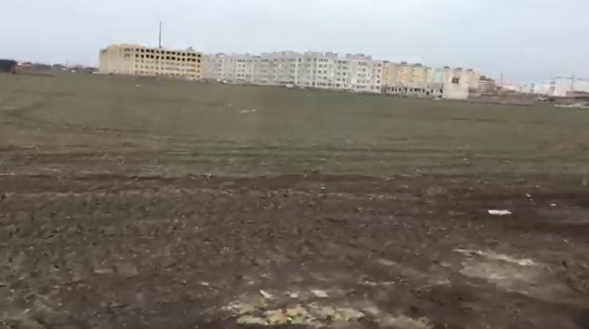 Семь лет таганрогская администрация ищет способ построить дорогу к новой школе