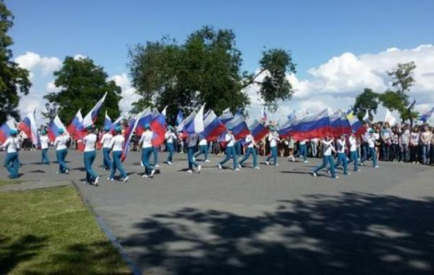 В Таганроге прошел митинг в честь дня России