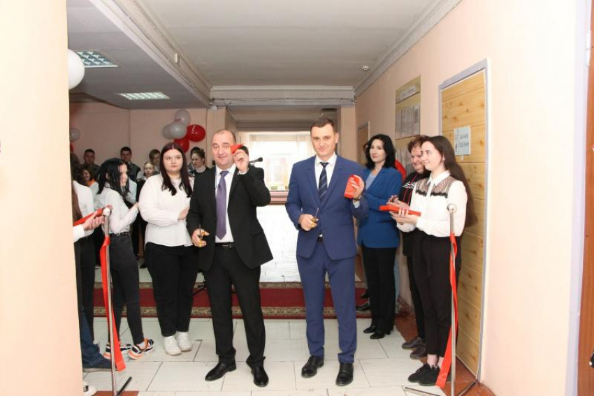 Образование должно быть современным: Ростсельмаш открыл монобрендовую учебную аудиторию в Таганроге