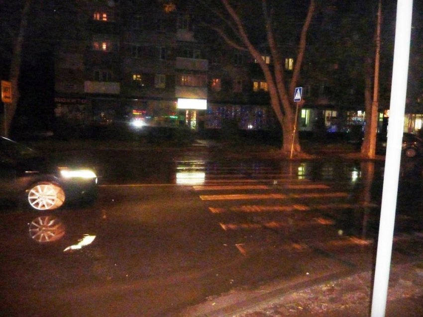 В Таганроге водитель «ВАЗа» сбил на «зебре» двух пешеходов 