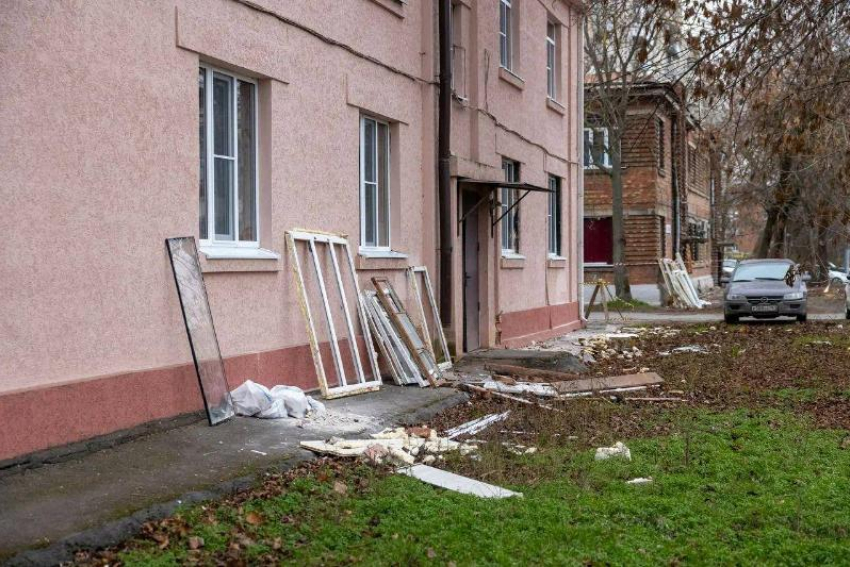 Число повреждённых окон увеличилось после атаки дронов на Таганрог