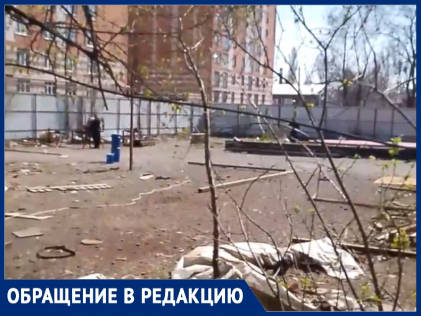 А так можно было? Парковка в Таганроге доставляет неудобства жителям 