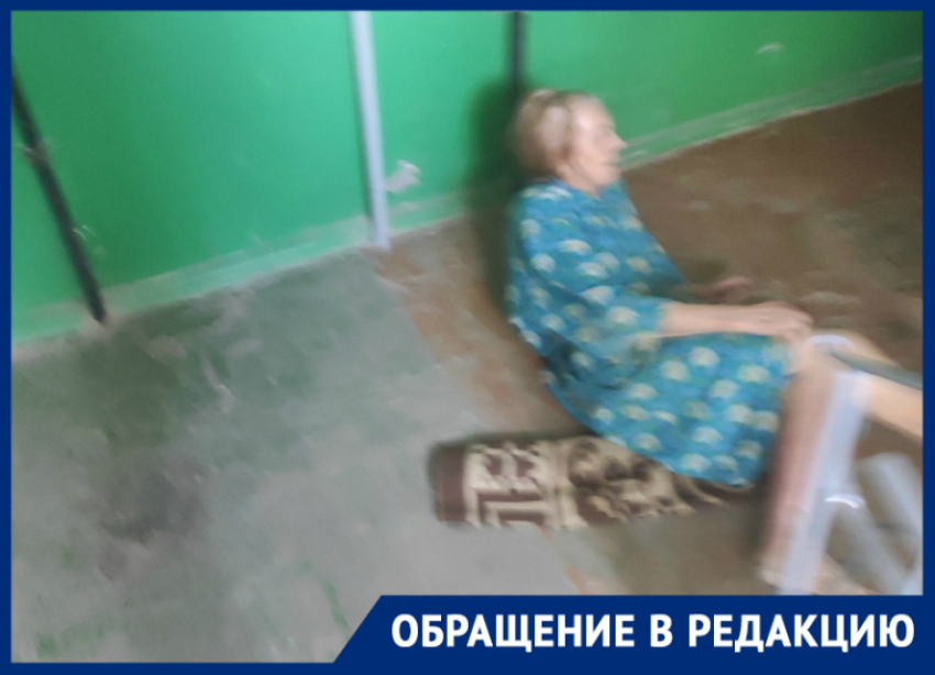 Пожилая женщина, ветеран войны, живет и мучается  в Таганроге
