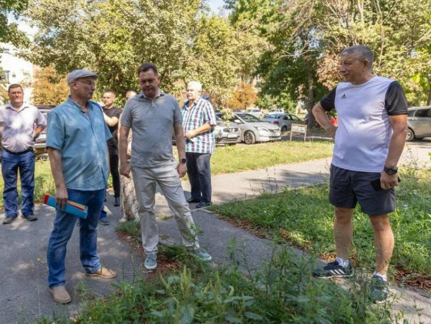 В Таганроге предприниматель решил сделать сквер по ул. Б. Бульварной