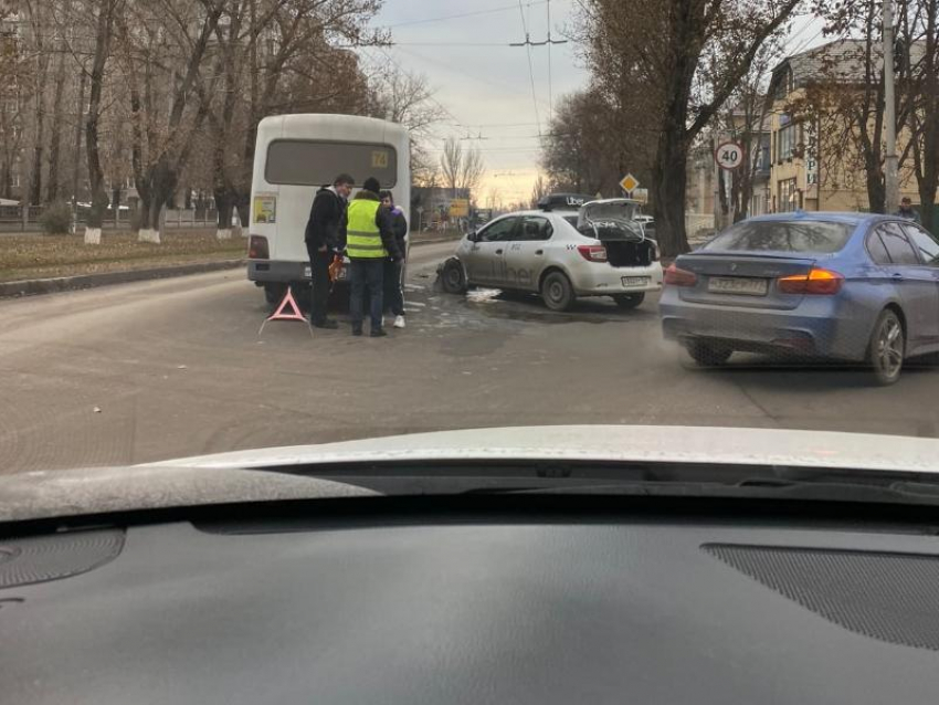 В Таганроге снова авария с маршруткой от компании «Автолайн» 