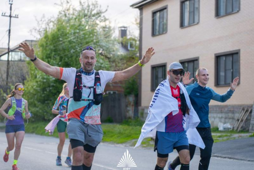 Сила духа длиной в 81 километр: забег из Ростова до Таганрога объединил студентов и преподавателей ЮФУ