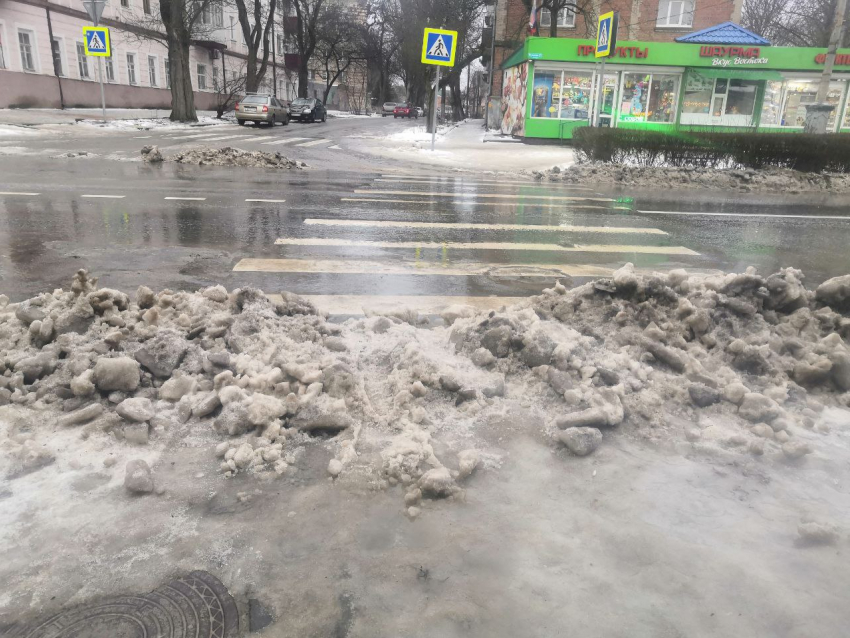 В Таганроге — гололедица на тротуарах