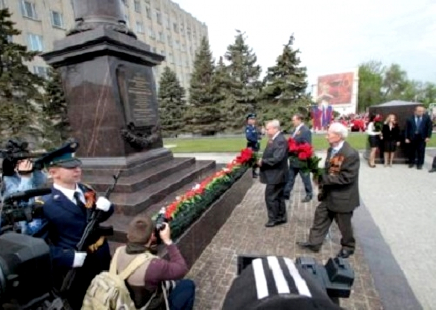 В Таганроге открыли стелу «Город воинской славы»