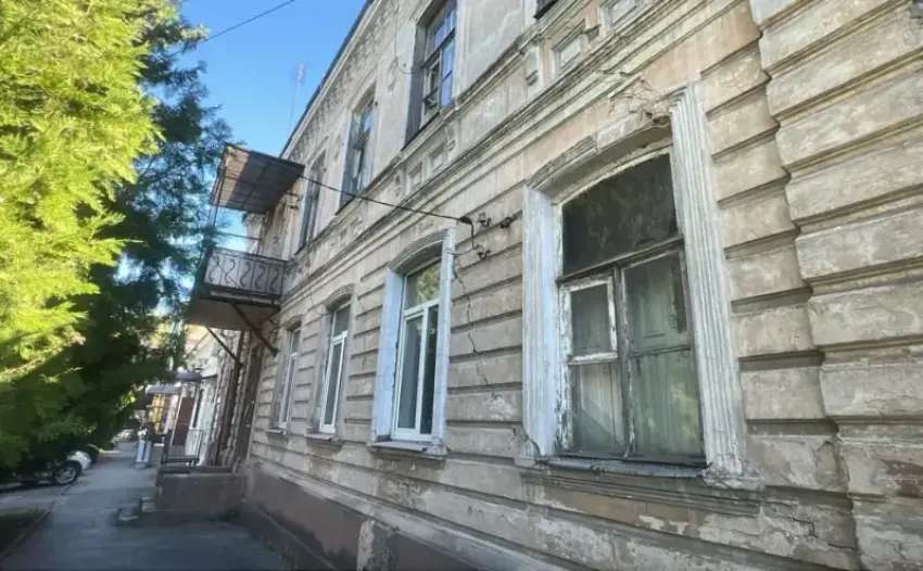 Исторический особняк, который стоит 600 тысяч, продают за рубль в Таганроге