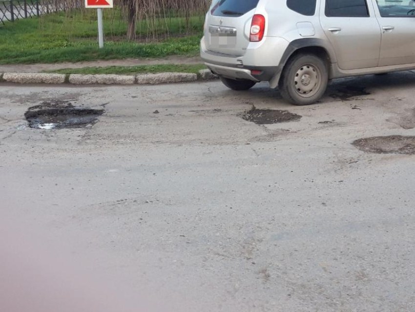 Таганрожцам пообещали отремонтировать дорогу на Простоквашино к Новому году