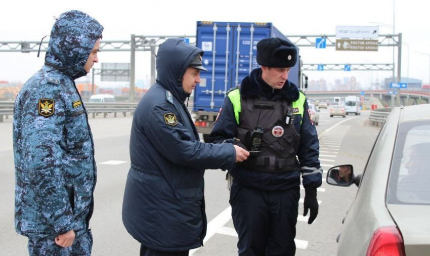 На дорогах Донского края «ловили» должников 