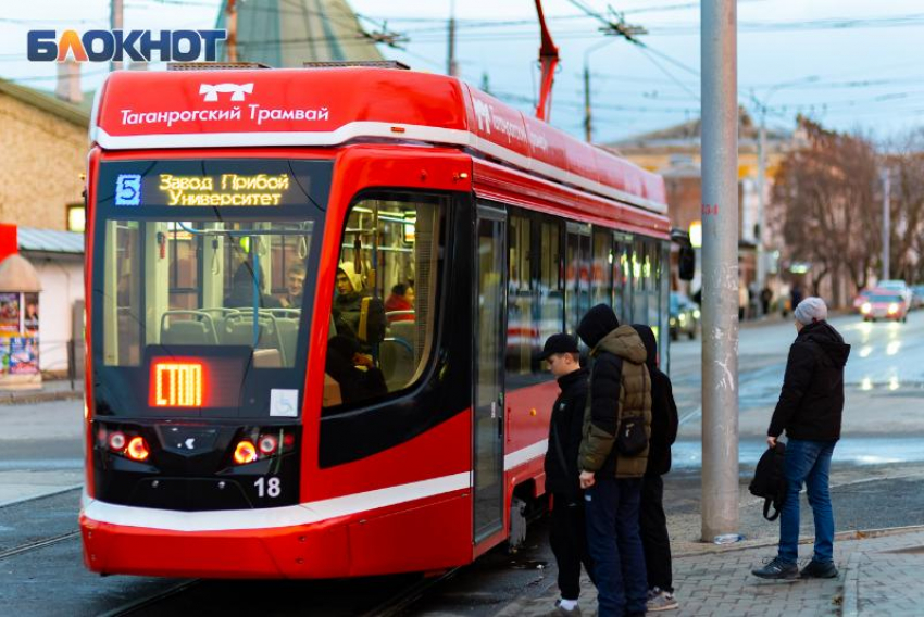 В Рождественский сочельник таганрогские автобусы и трамваи будут работать до полуночи