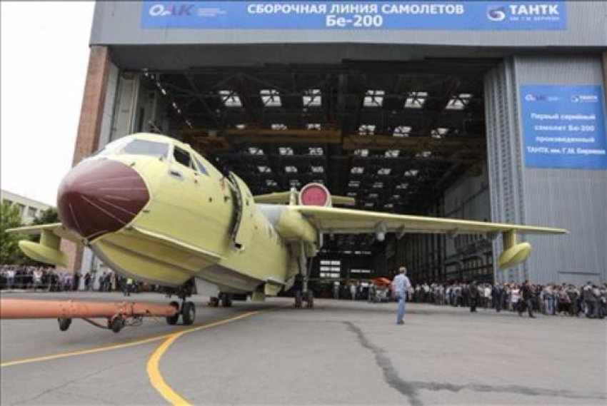 В Таганроге отметили день рождение первого сошедшего с конвейера самолета Бе-200