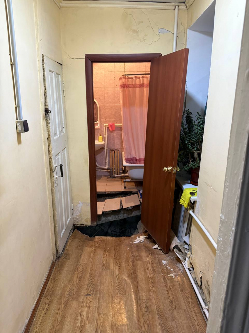 Обвалилась плита: в одном из домов Таганрога ввели режим ЧС