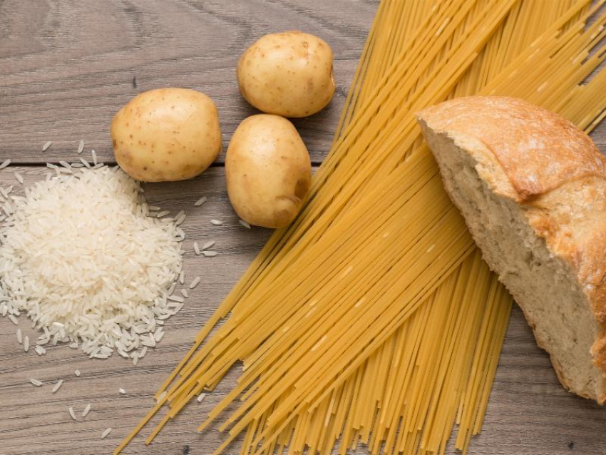 2 основных гарнира и мука оказались самыми дорогими продуктами в Таганроге 