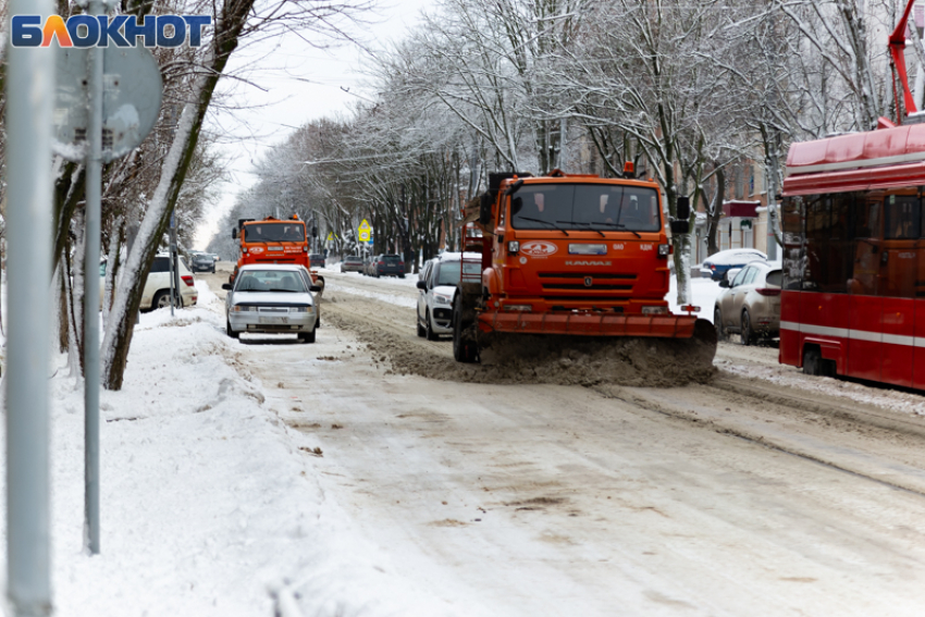 В связи с резким ухудшением погоды коммунальные службы Таганрога перешли на усиленный режим работы