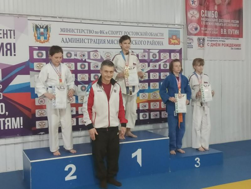 8 медалей завоевали таганрогские дзюдоисты на Первенстве РО